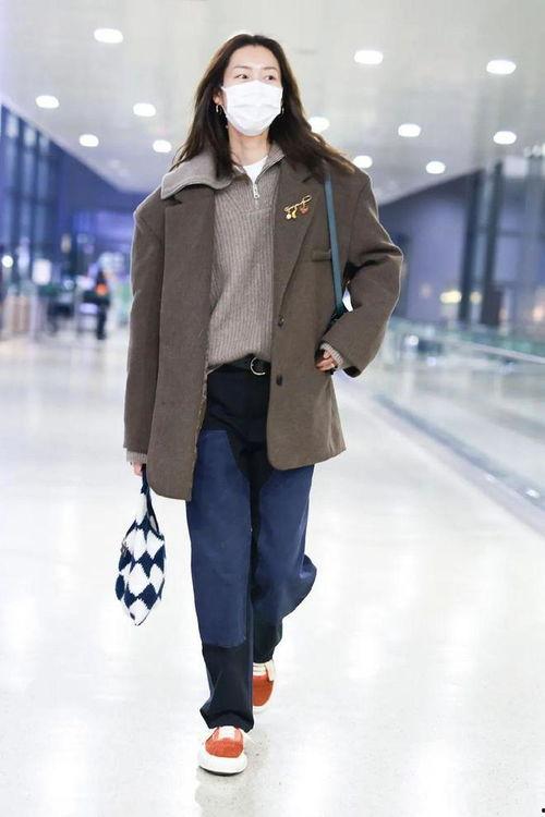 明星私服包包穿搭,包包穿搭解锁时尚密码