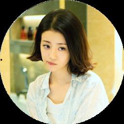 明星吴嘉怡,闪耀星途，青春绽放